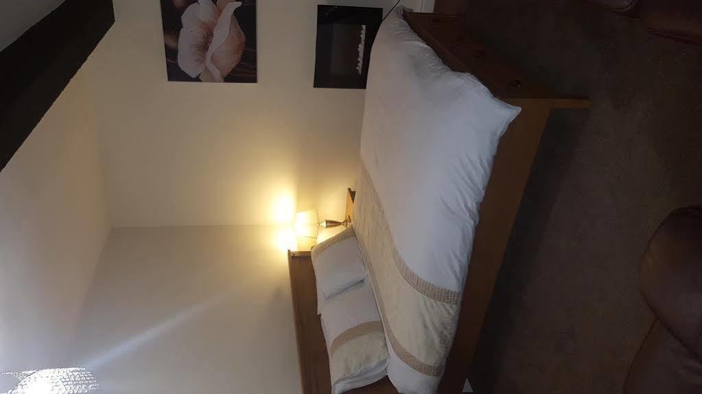 Roosecote Guest House 배로우인퍼니스 외부 사진